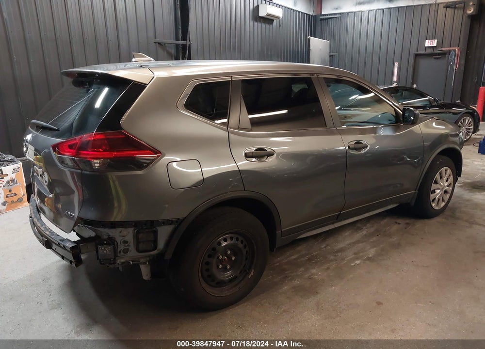 2018 NISSAN ROGUE S VIN: JN8AT2MV6JW313229