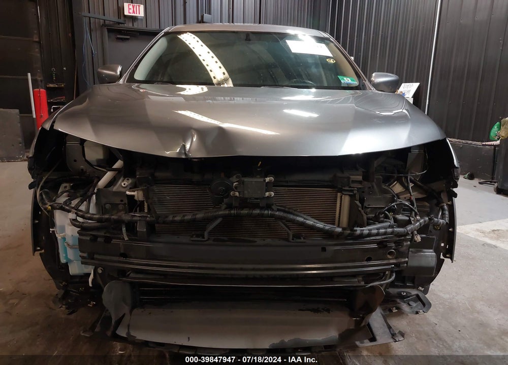 2018 NISSAN ROGUE S VIN: JN8AT2MV6JW313229