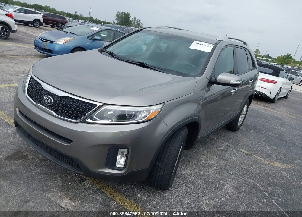 2014 KIA SORENTO LX VIN: 5XYKT3A65EG507336