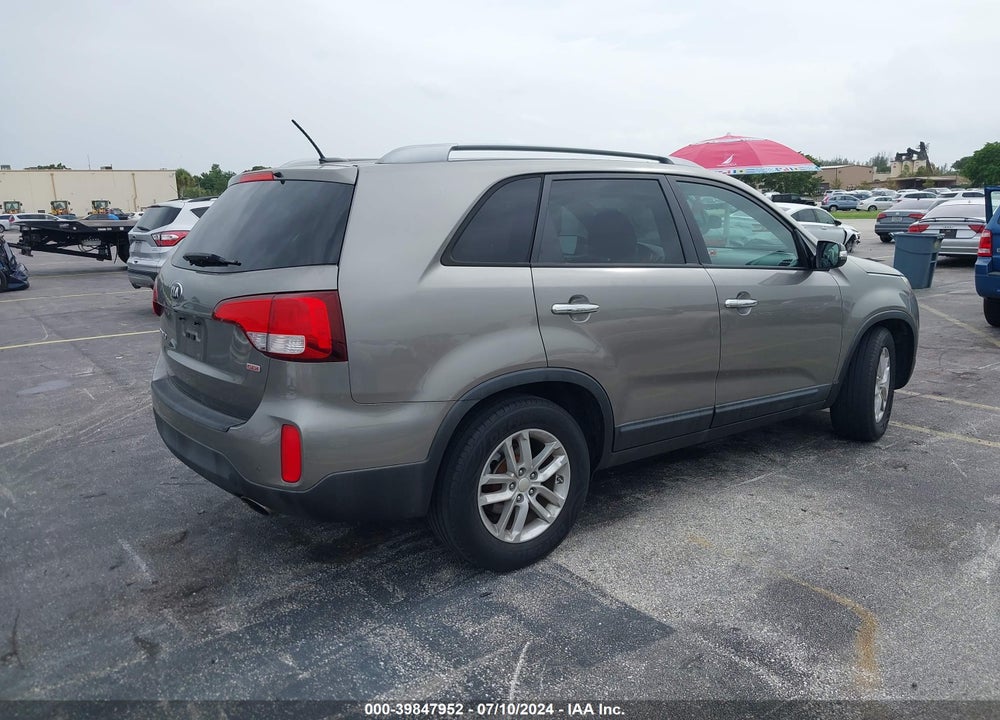 2014 KIA SORENTO LX VIN: 5XYKT3A65EG507336