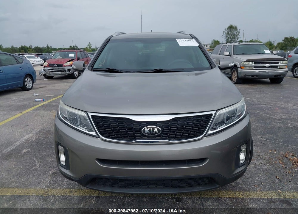 2014 KIA SORENTO LX VIN: 5XYKT3A65EG507336