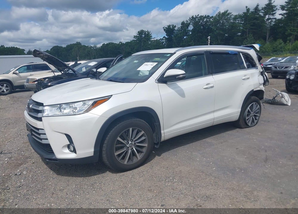 2017 TOYOTA HIGHLANDER XLE VIN: 5TDJZRFH6HS456802