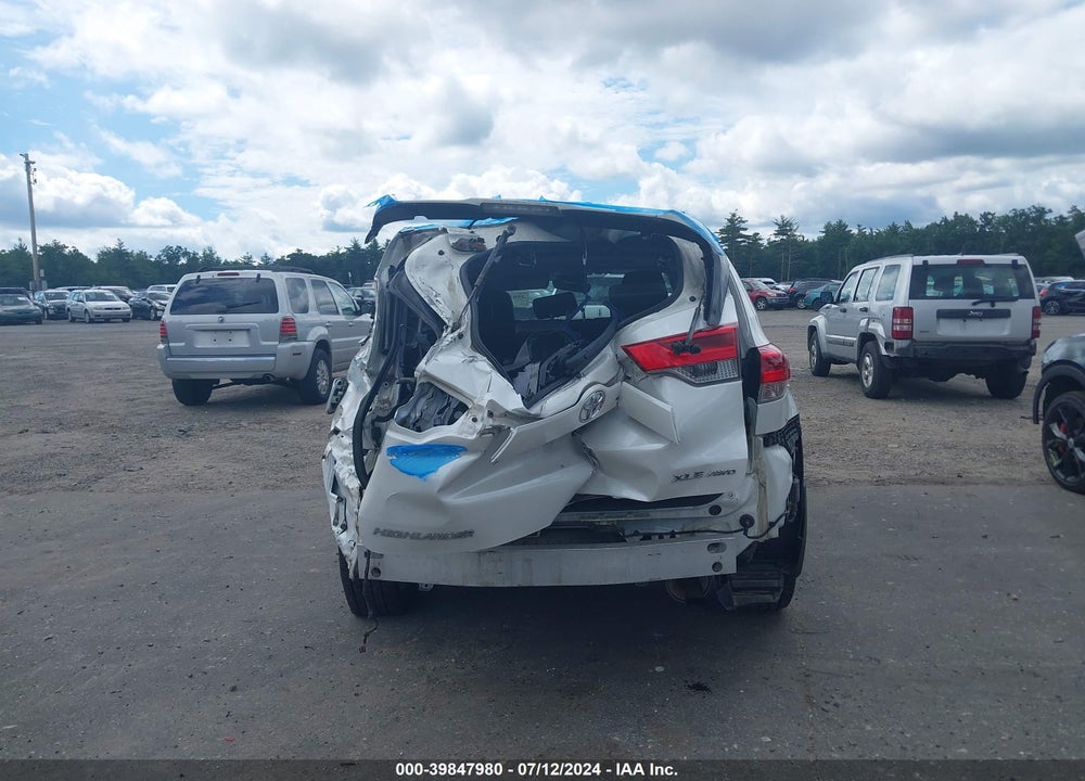 2017 TOYOTA HIGHLANDER XLE VIN: 5TDJZRFH6HS456802