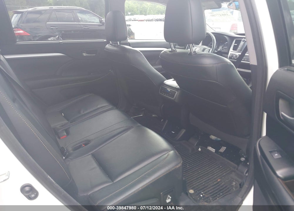 2017 TOYOTA HIGHLANDER XLE VIN: 5TDJZRFH6HS456802