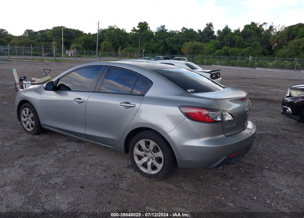 2011 MAZDA 3 I SPORT VIN: JM1BL1UF7B1418105