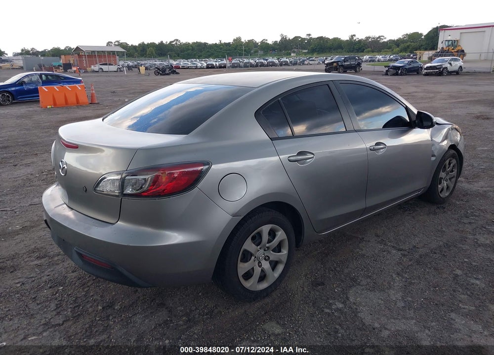2011 MAZDA 3 I SPORT VIN: JM1BL1UF7B1418105