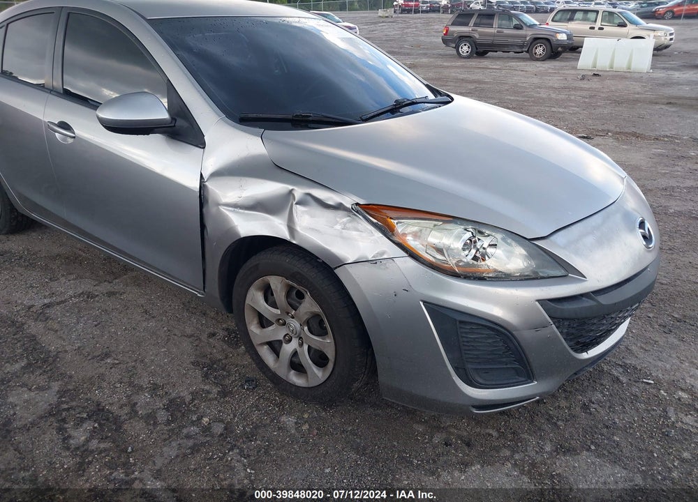 2011 MAZDA 3 I SPORT VIN: JM1BL1UF7B1418105