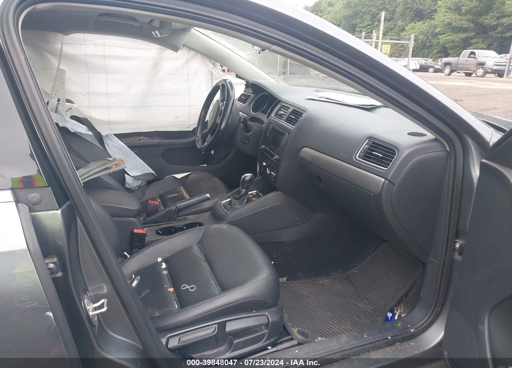 2017 VOLKSWAGEN JETTA VIN: 3VWDB7AJ2HM264239