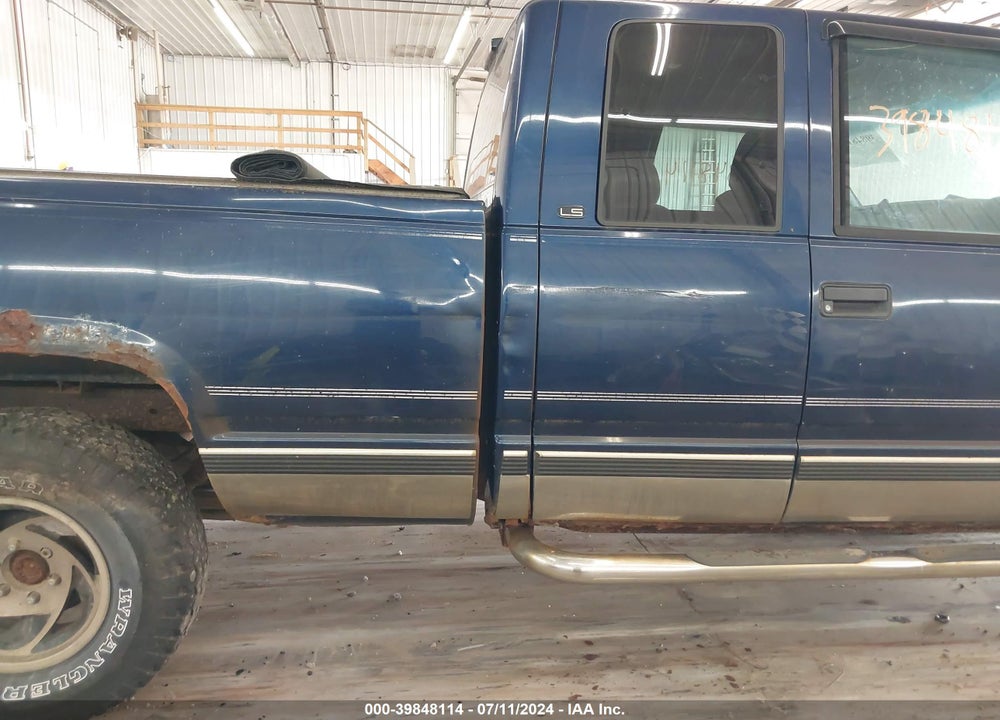 1999 CHEVROLET K1500 LS VIN: 1GCEK19R6XR140227