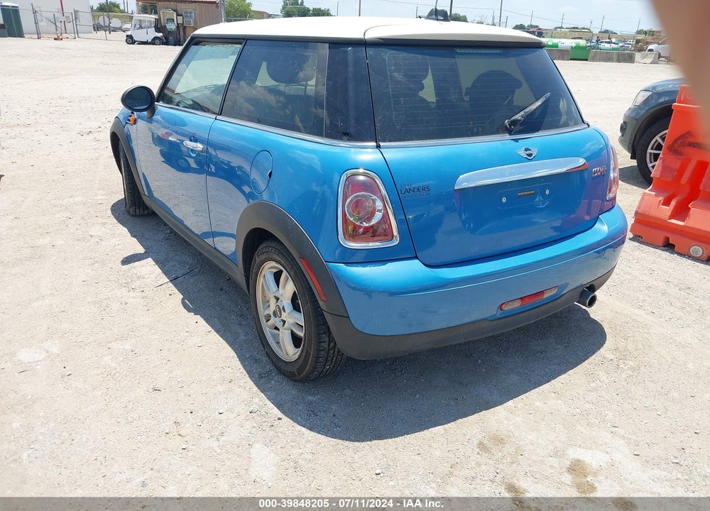 2013 MINI HARDTOP COOPER VIN: WMWSU3C56DT373504