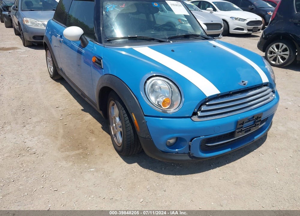 2013 MINI HARDTOP COOPER VIN: WMWSU3C56DT373504