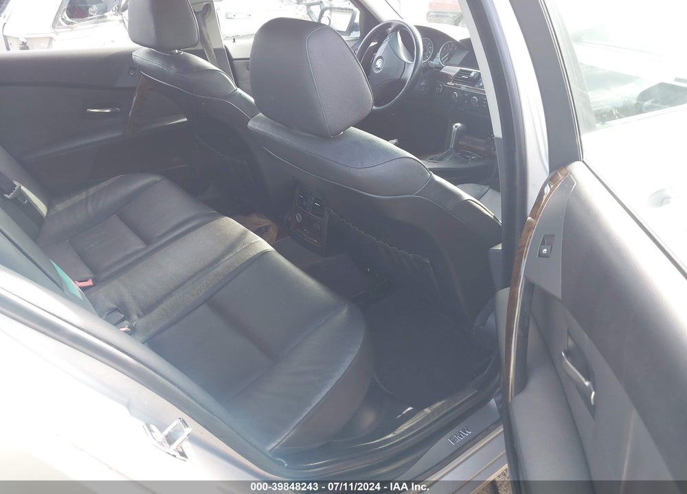 2007 BMW 530XI VIN: WBANF73587CU25010
