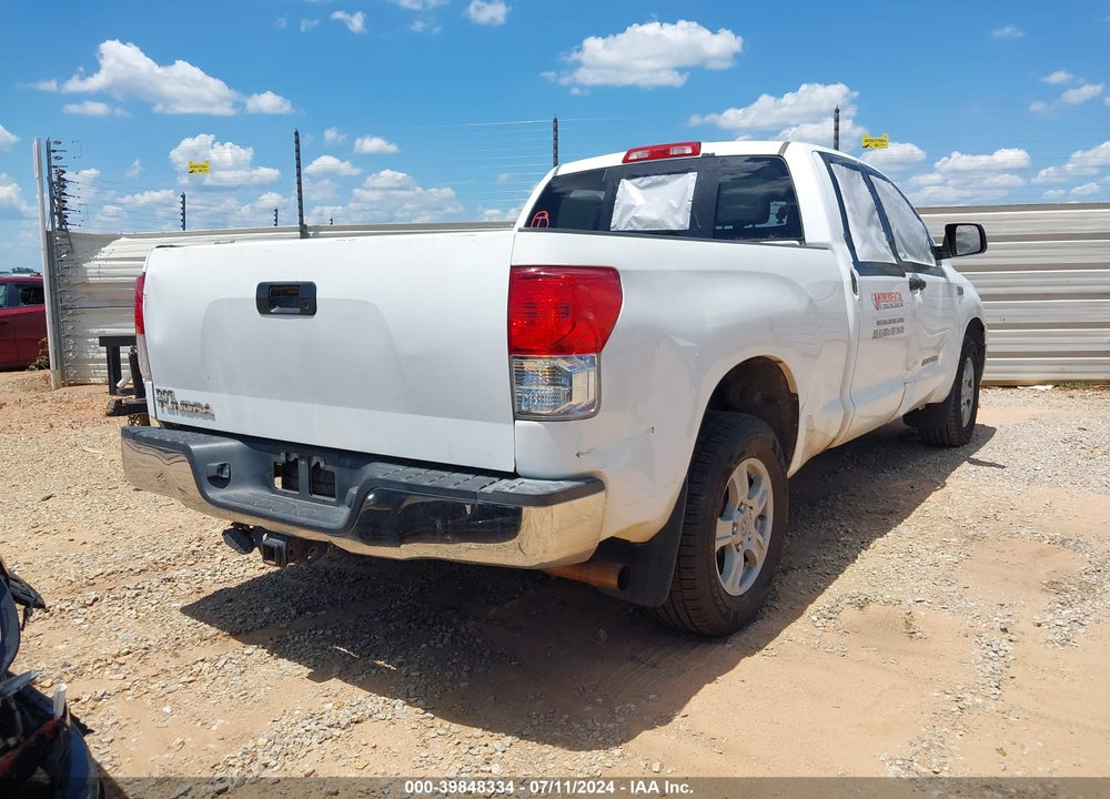 2011 TOYOTA TUNDRA GRADE 5.7L V8 VIN: 5TFRY5F15BX101767