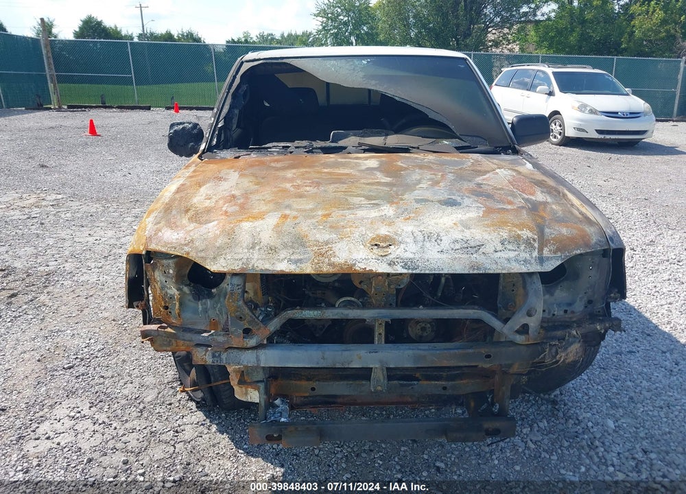 2002 NISSAN FRONTIER XE VIN: 1N6DD26S92C331670