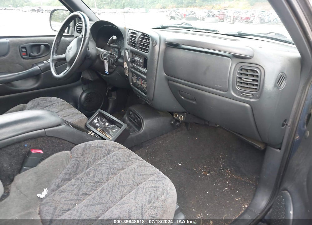 2001 CHEVROLET S-10 LS VIN: 1GCDT13W31K197721