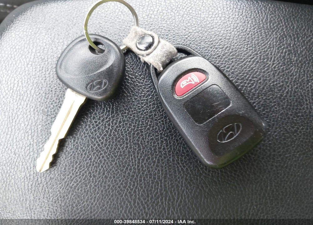 2013 HYUNDAI ELANTRA GS VIN: KMHDH6AE3DU009390