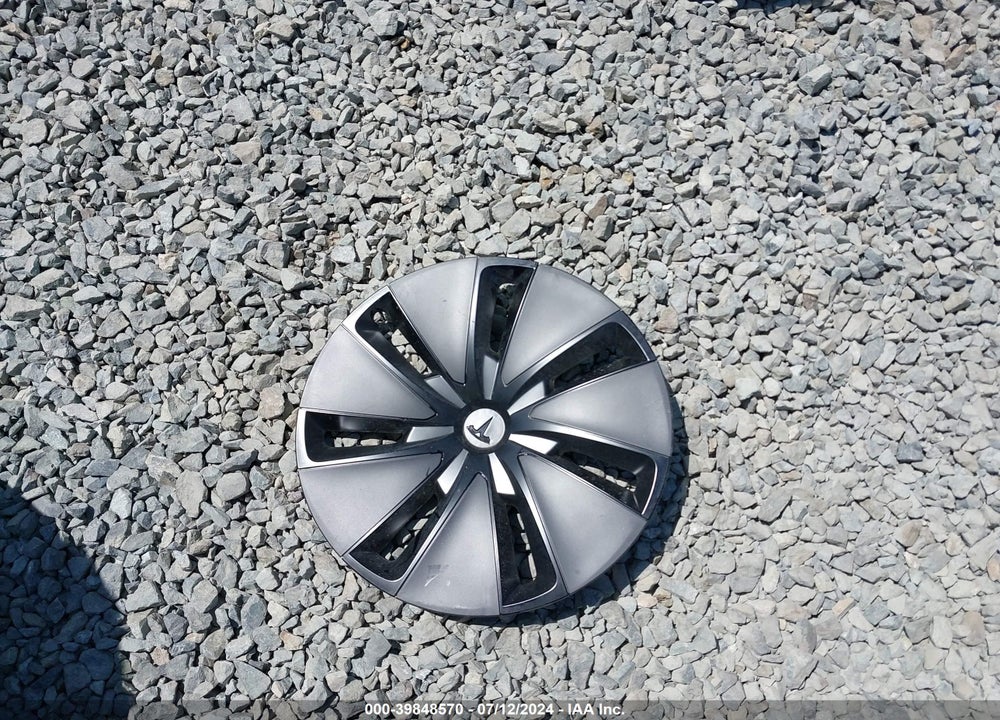 2024 TESLA MODEL 3 REAR-WHEEL DRIVE VIN: 5YJ3E1EAXRF727053