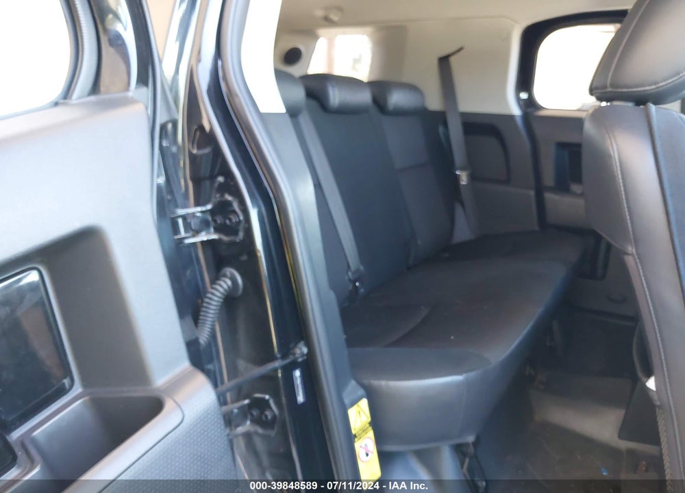 2007 TOYOTA FJ CRUISER VIN: JTEBU11FX70089846
