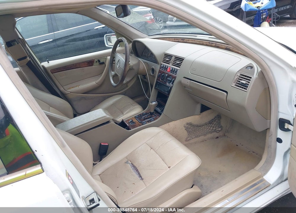 2000 MERCEDES-BENZ C 230 KOMPRESSOR VIN: WDBHA24G9YF927783