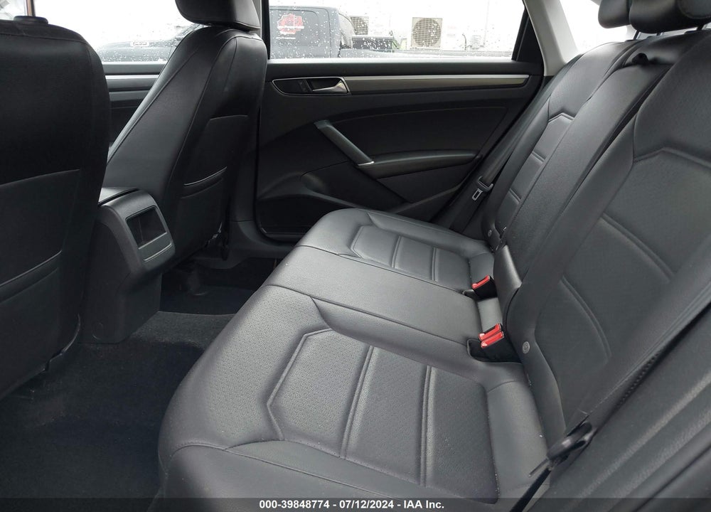 2017 VOLKSWAGEN PASSAT 1.8T R-LINE VIN: 1VWDT7A31HC028374