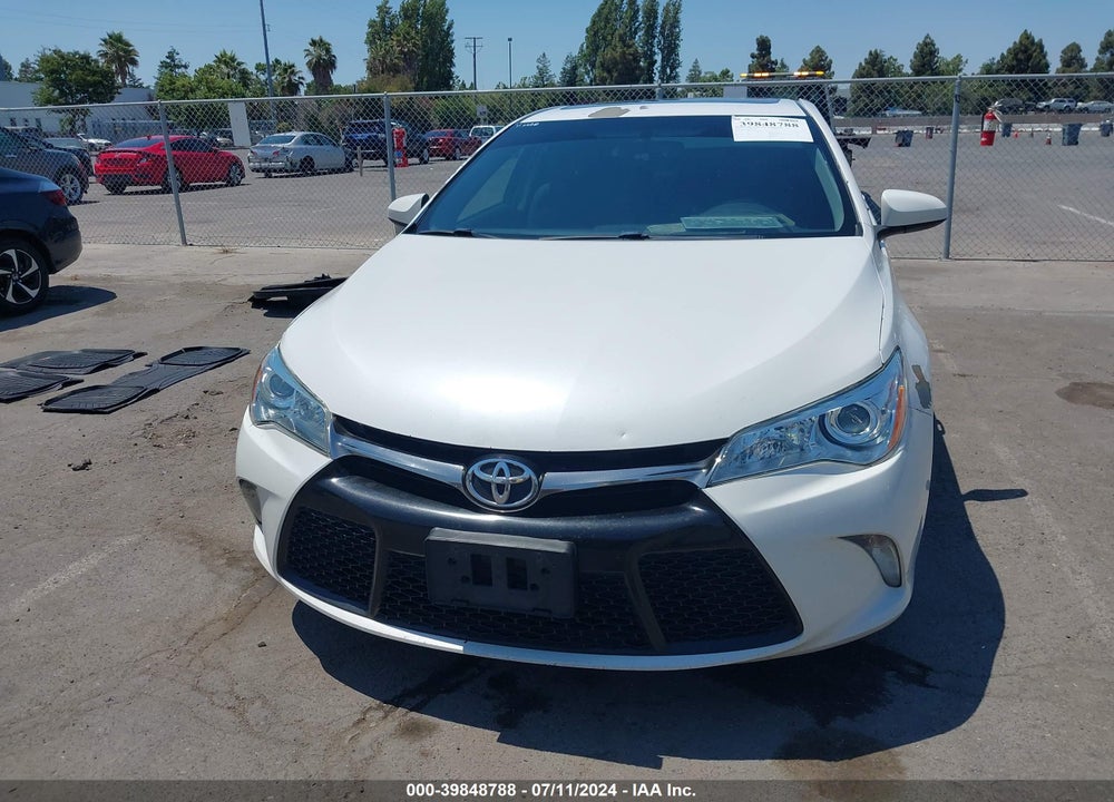 2015 TOYOTA CAMRY SE VIN: 4T1BF1FK2FU033018