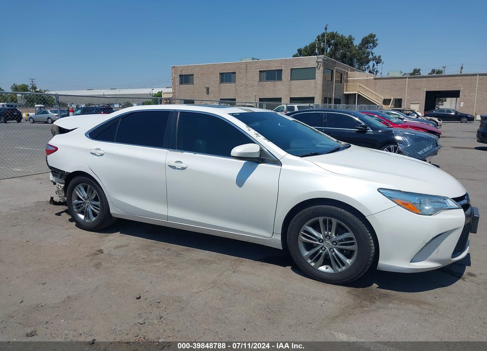 2015 TOYOTA CAMRY SE VIN: 4T1BF1FK2FU033018