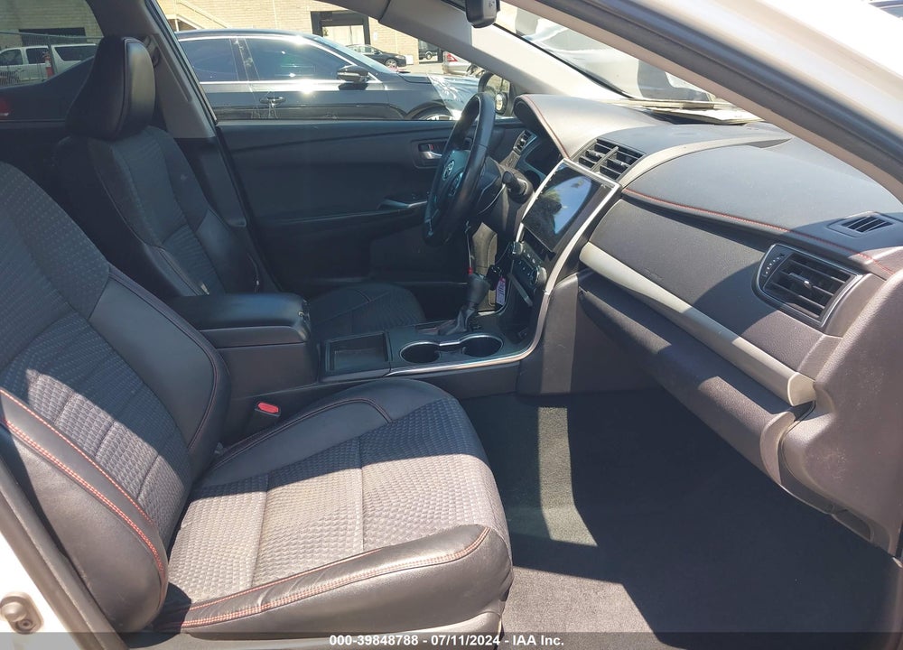 2015 TOYOTA CAMRY SE VIN: 4T1BF1FK2FU033018