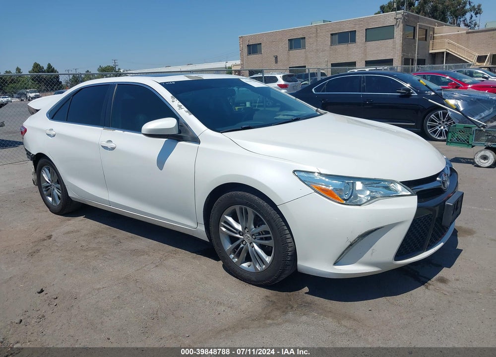2015 TOYOTA CAMRY SE VIN: 4T1BF1FK2FU033018