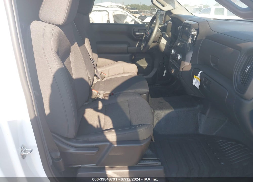 2024 GMC SIERRA 1500 4WD REGULAR CAB STANDARD BOX PRO VIN: 3GTNUAEK7RG292314
