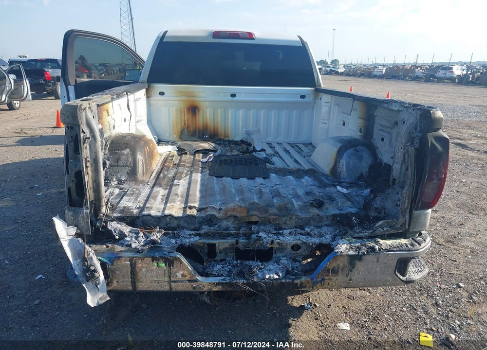 2024 GMC SIERRA 1500 4WD REGULAR CAB STANDARD BOX PRO VIN: 3GTNUAEK7RG292314