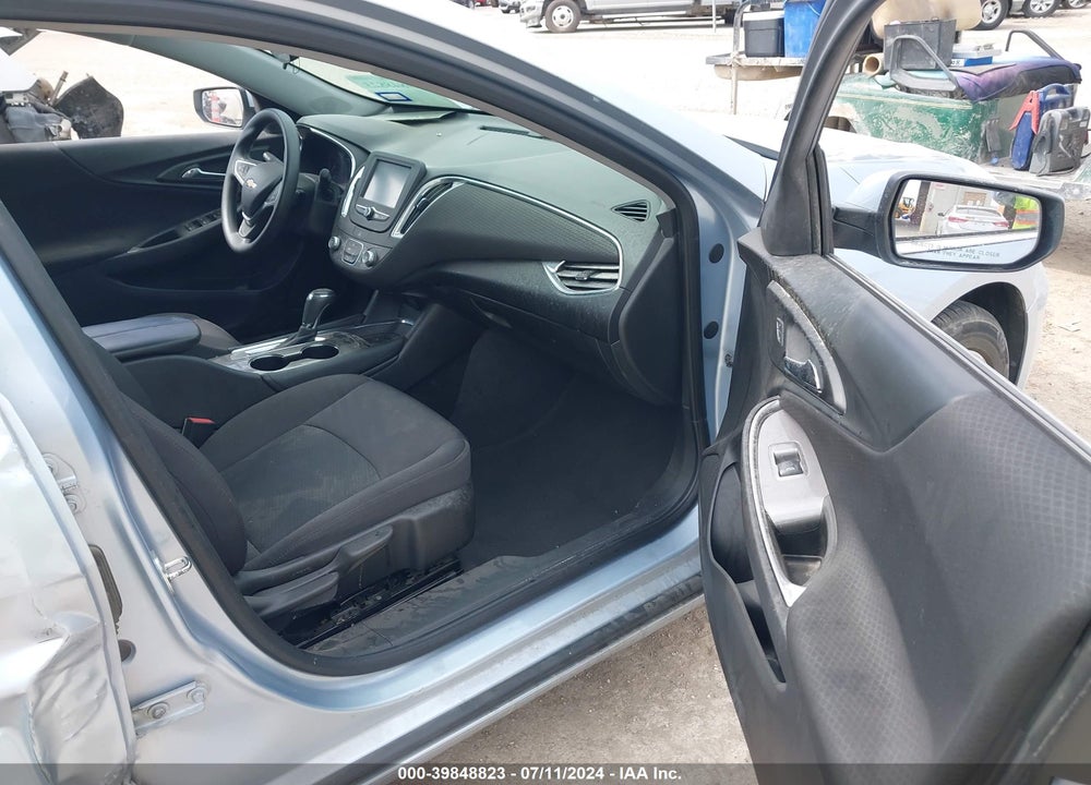 2018 CHEVROLET MALIBU VIN: 1G1ZD5ST8JF118353