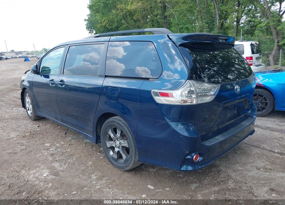 2011 TOYOTA SIENNA SE VIN: 5TDXK3DCXBS041086