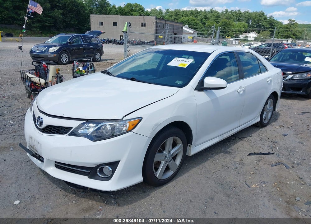 2014 TOYOTA CAMRY SE VIN: 4T1BF1FK8EU830095
