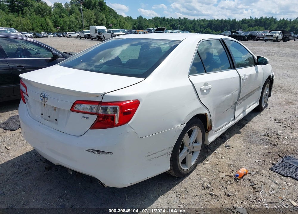 2014 TOYOTA CAMRY SE VIN: 4T1BF1FK8EU830095