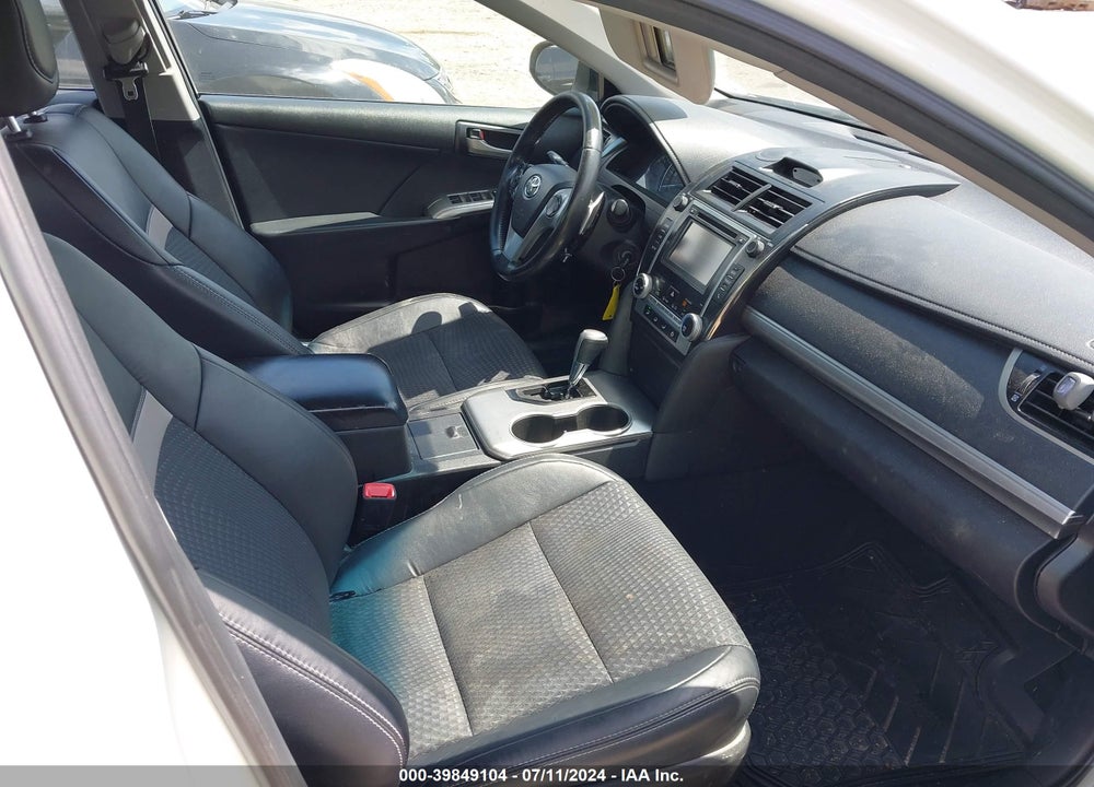 2014 TOYOTA CAMRY SE VIN: 4T1BF1FK8EU830095