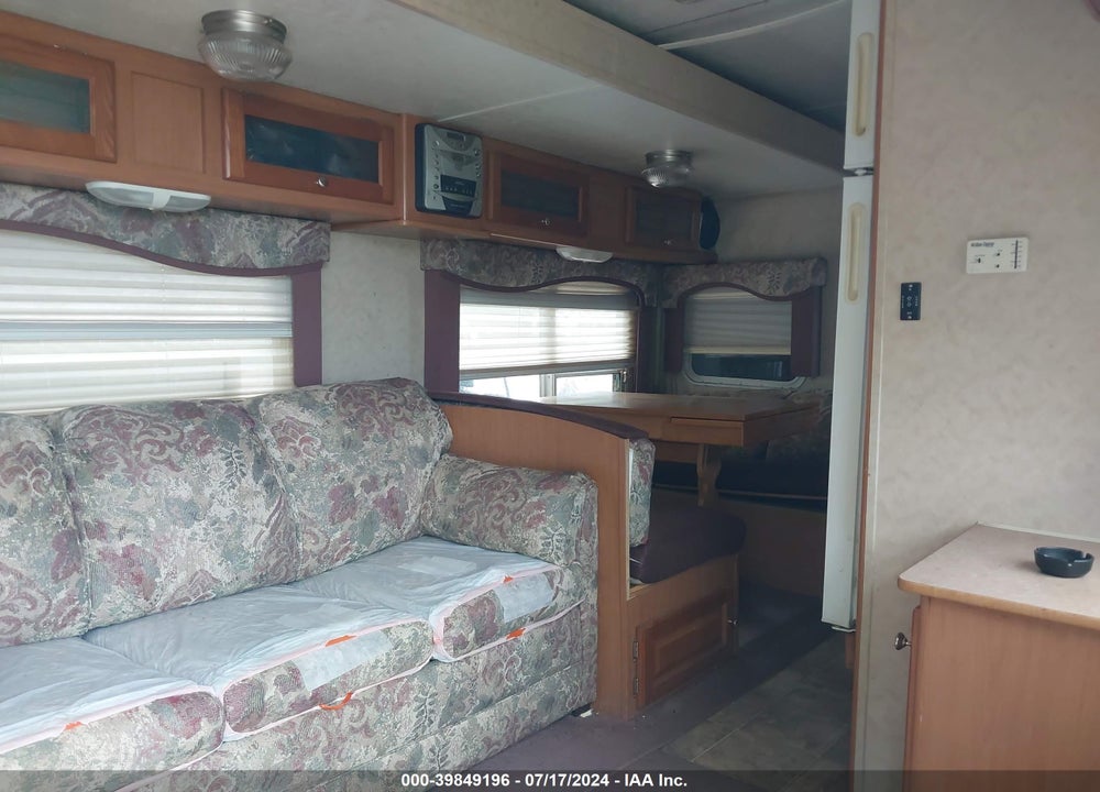 2005 DUTCHMEN DENALI 36FKDSL VIN: 47CTD1T2X5P610523