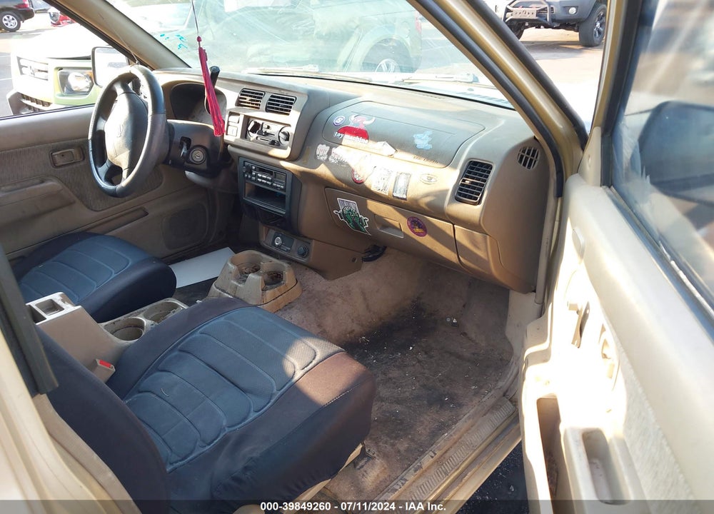 1998 NISSAN FRONTIER SE/XE VIN: 1N6DD26S8WC313456
