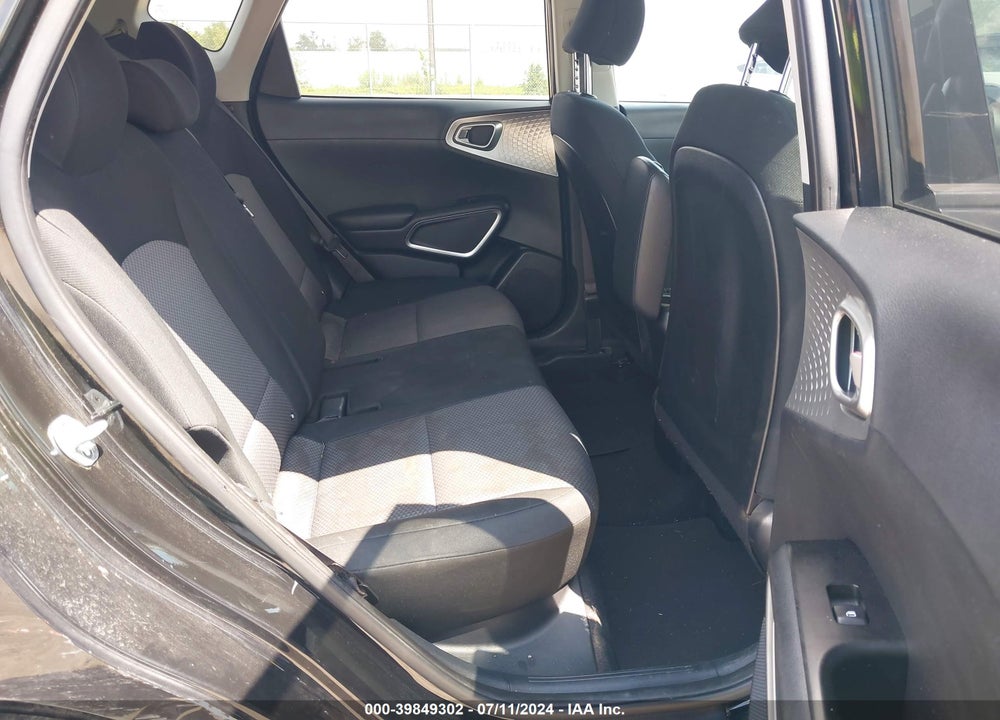2020 KIA SOUL LX VIN: KNDJ23AU8L7705478