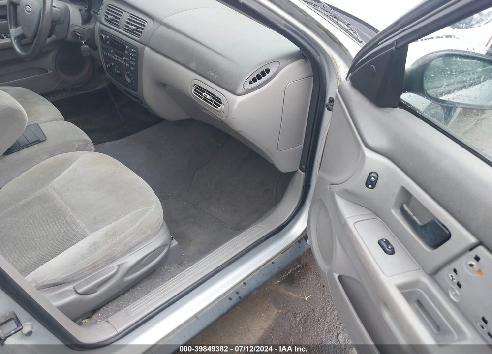 2006 FORD TAURUS SE VIN: 1FAFP53U96A123029