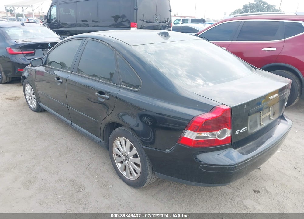 2005 VOLVO S40 2.4I VIN: YV1MS390252113907