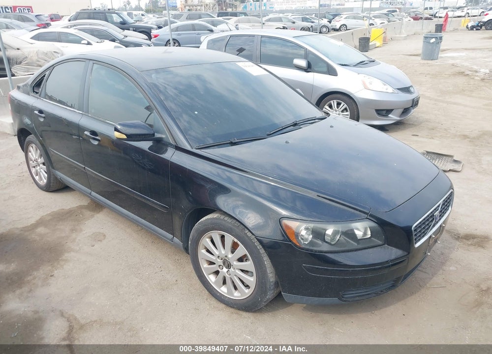 2005 VOLVO S40 2.4I VIN: YV1MS390252113907