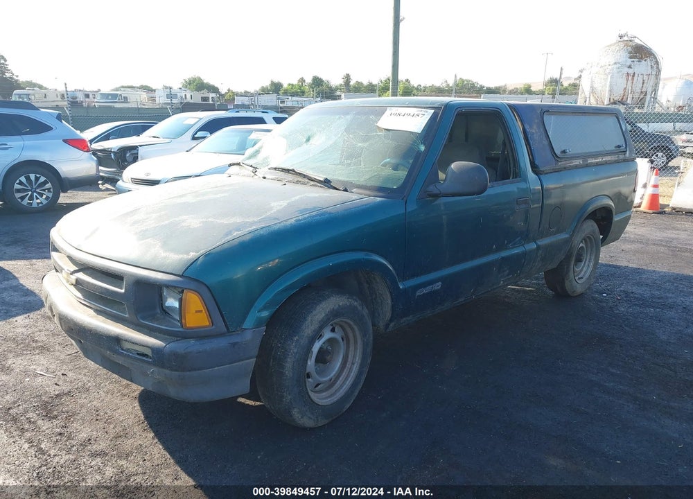 1996 CHEVROLET S TRUCK S10 VIN: 1GCCS1443T8205005