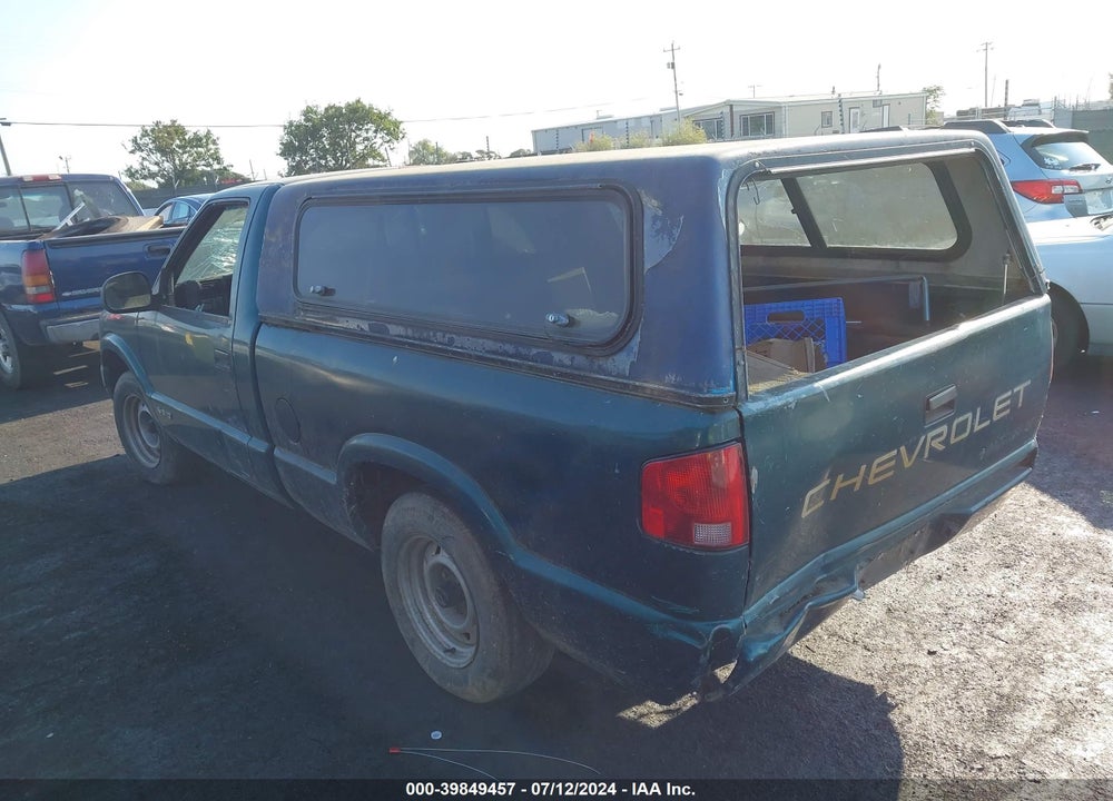 1996 CHEVROLET S TRUCK S10 VIN: 1GCCS1443T8205005