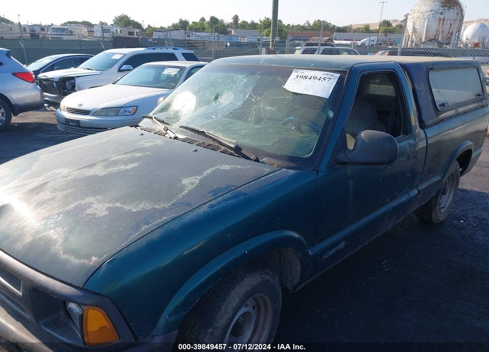 1996 CHEVROLET S TRUCK S10 VIN: 1GCCS1443T8205005
