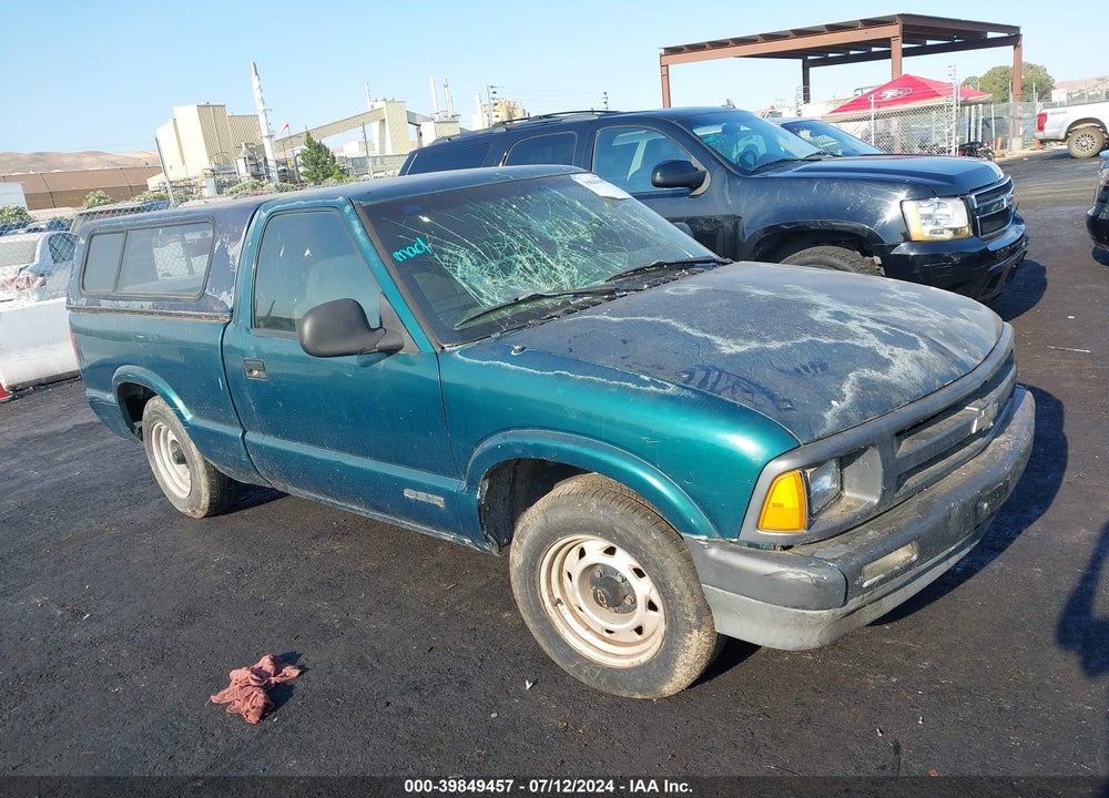 1996 CHEVROLET S TRUCK S10 VIN: 1GCCS1443T8205005
