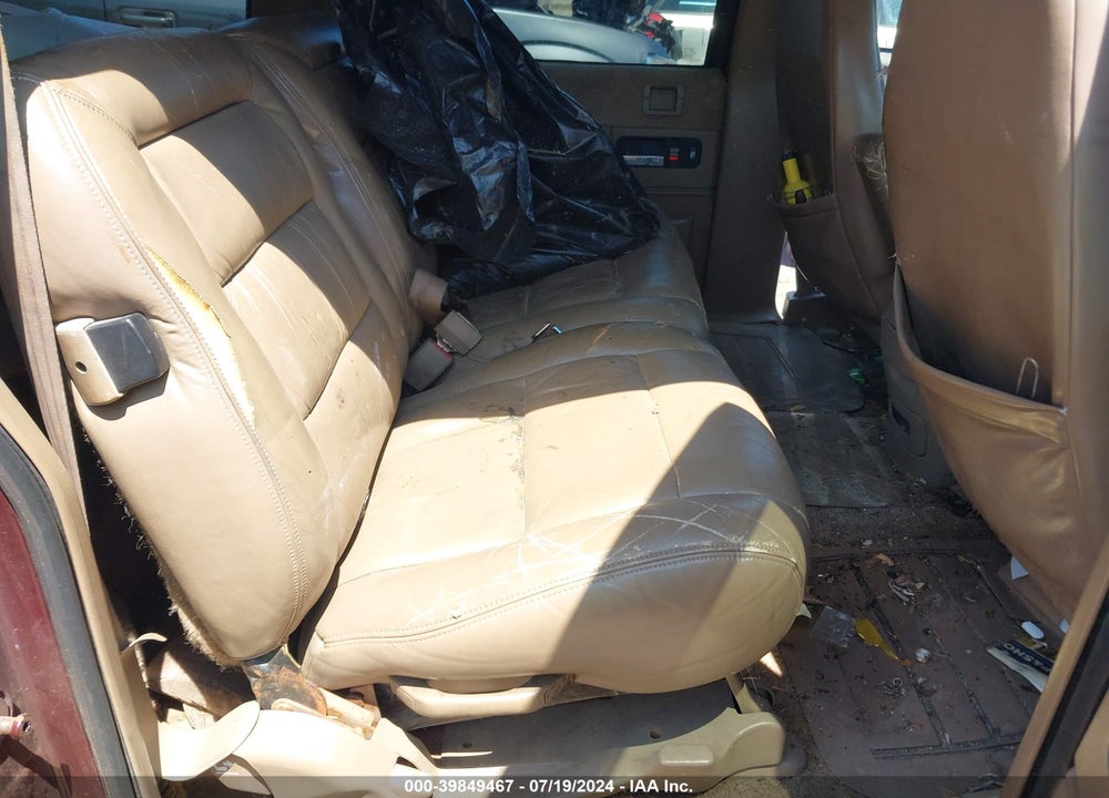 1994 CHEVROLET SUBURBAN VIN: 1GNFK16K1RJ440228