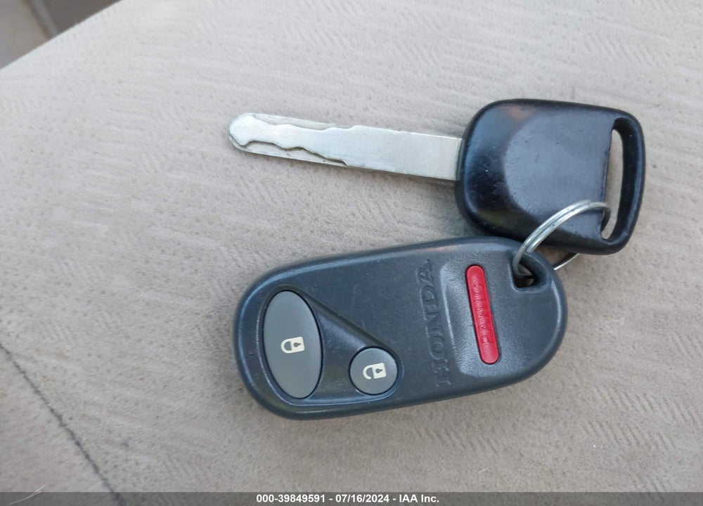2004 HONDA CIVIC LX VIN: 1HGEM22584L061309