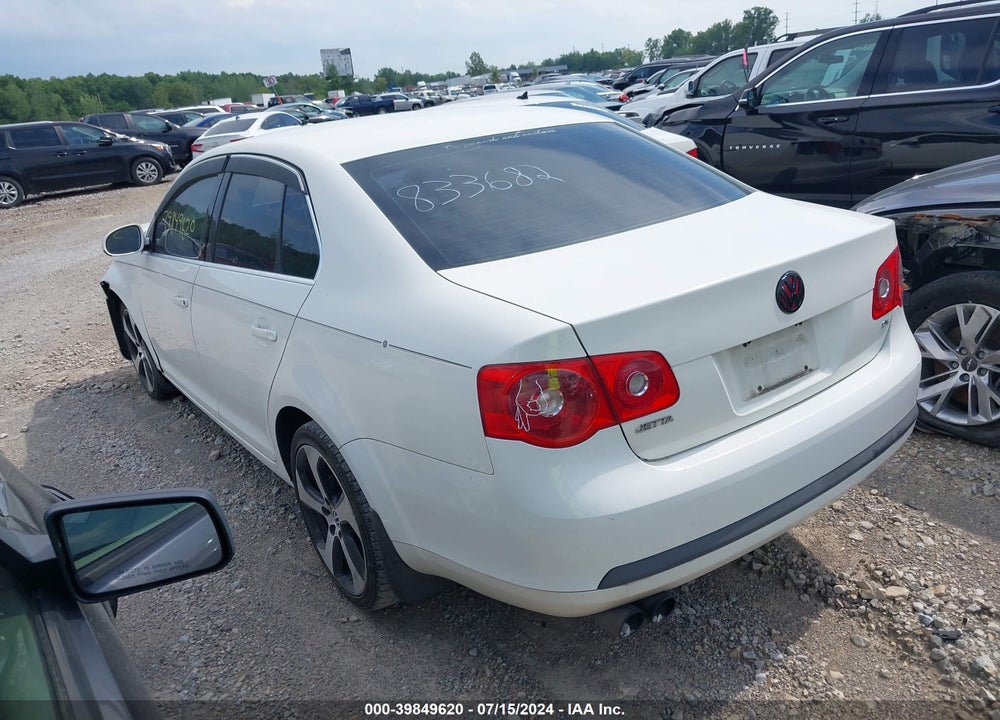 2006 VOLKSWAGEN JETTA 2.5 VIN: 3VWRF71K56M833682