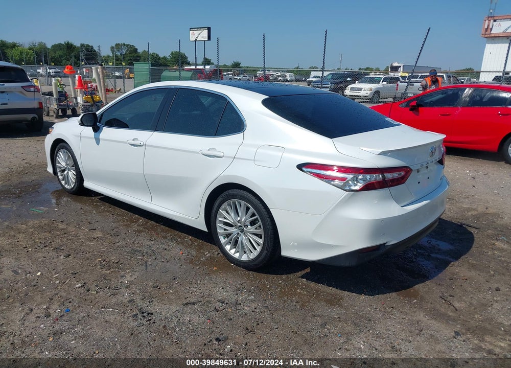 2018 TOYOTA CAMRY XLE VIN: 4T1B11HKXJU159308