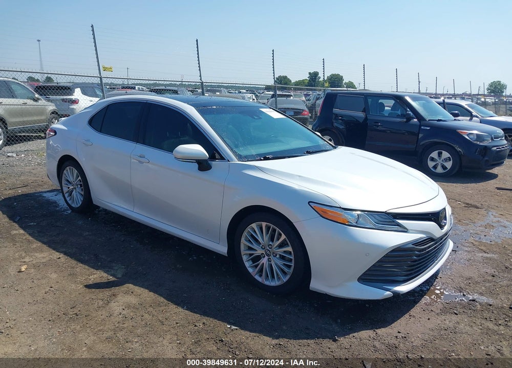 2018 TOYOTA CAMRY XLE VIN: 4T1B11HKXJU159308